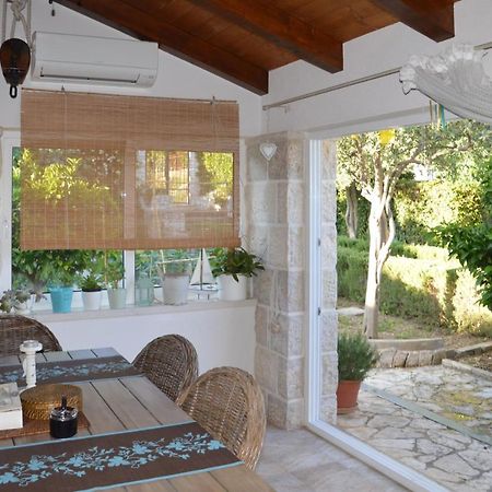 Issa Holiday Home - 3 Min Walk To Beach Kaštela Extérieur photo