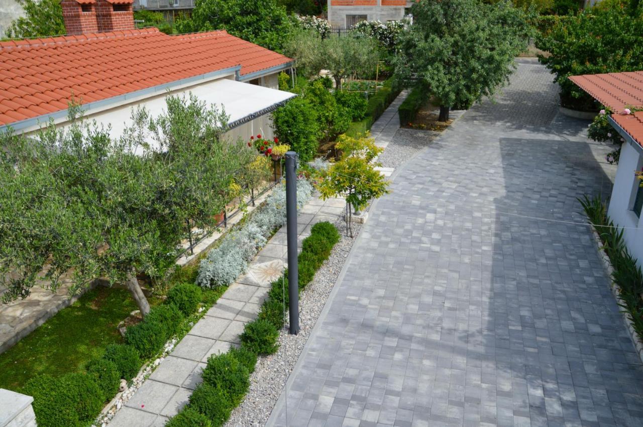 Issa Holiday Home - 3 Min Walk To Beach Kaštela Extérieur photo